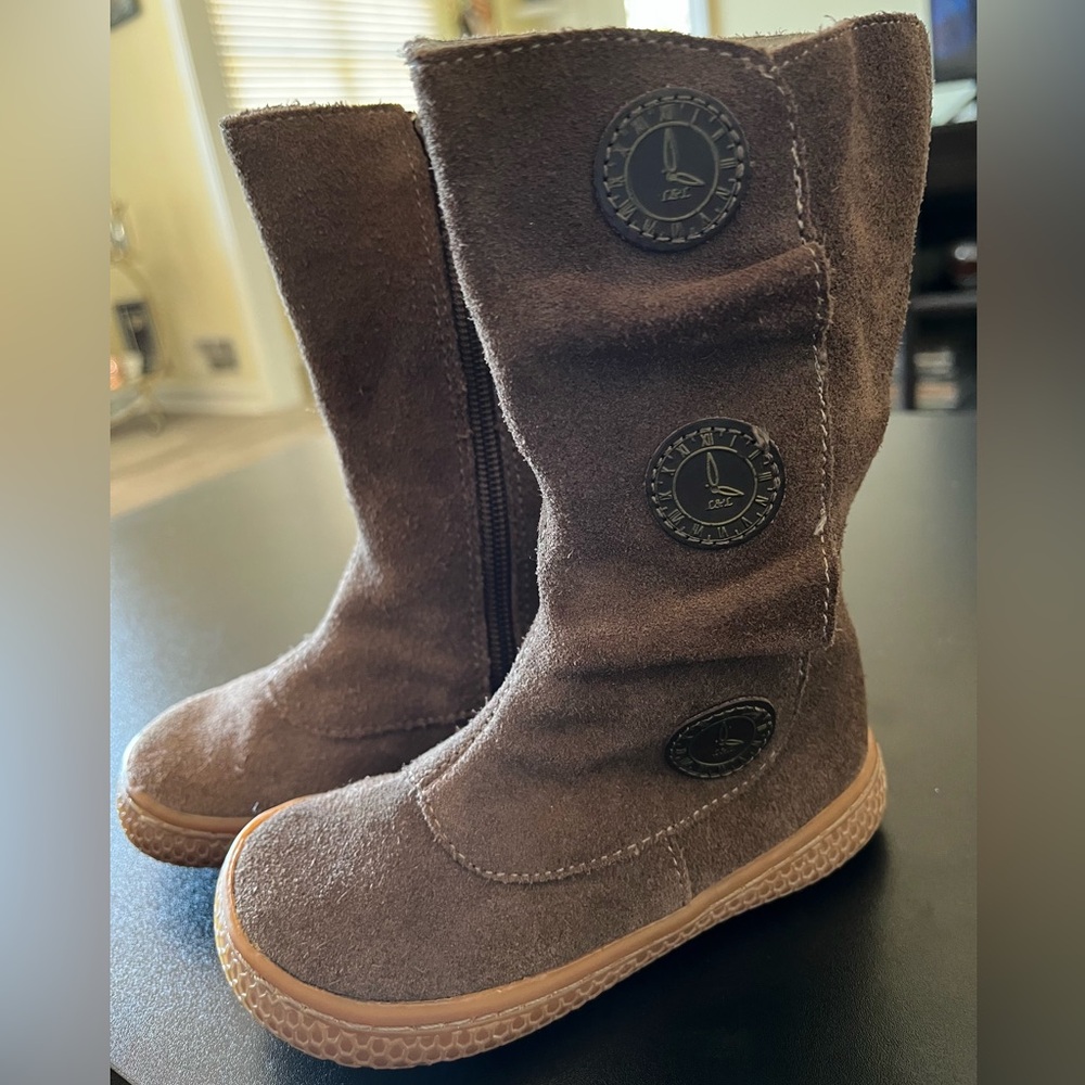 Livie & Luca Brown Suede Boots with Zipper and Button Details Size 6